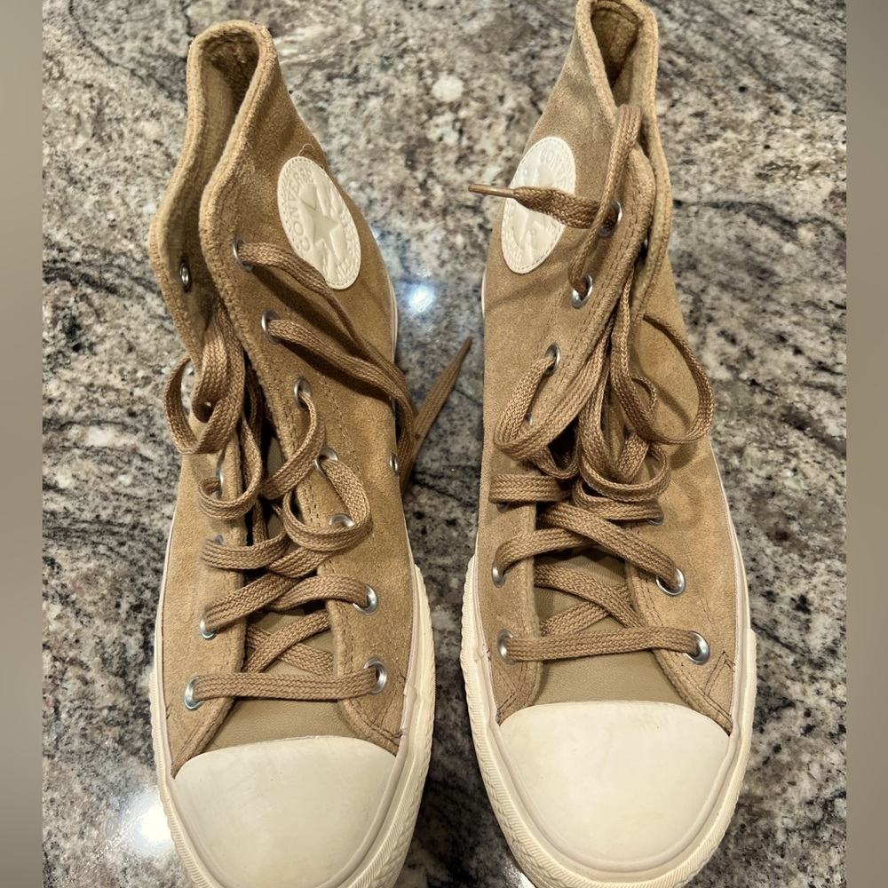 Converse beige suede platforms